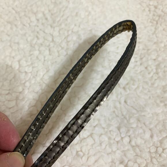 MARC JACOBS MJ Hearts Logo Embossed Silver Mirror Metallic Flat Wristlet - Picture 9 of 14